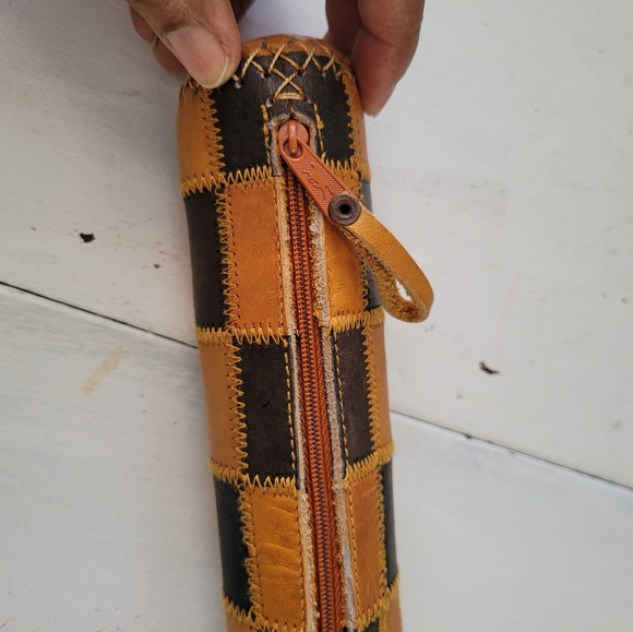 Leather stitched patchwork check pattern tube zipper pouch - Picture 5 of 12